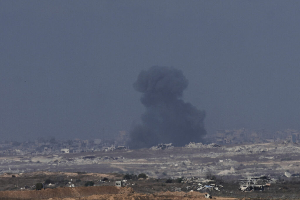 Gaza, media: 14 morti nella Striscia nei raid israeliani all’alba. Netanyahu da Trump Gaza, media: 14 morti nella Striscia nei raid israeliani all’alba. Netanyahu da Trump
