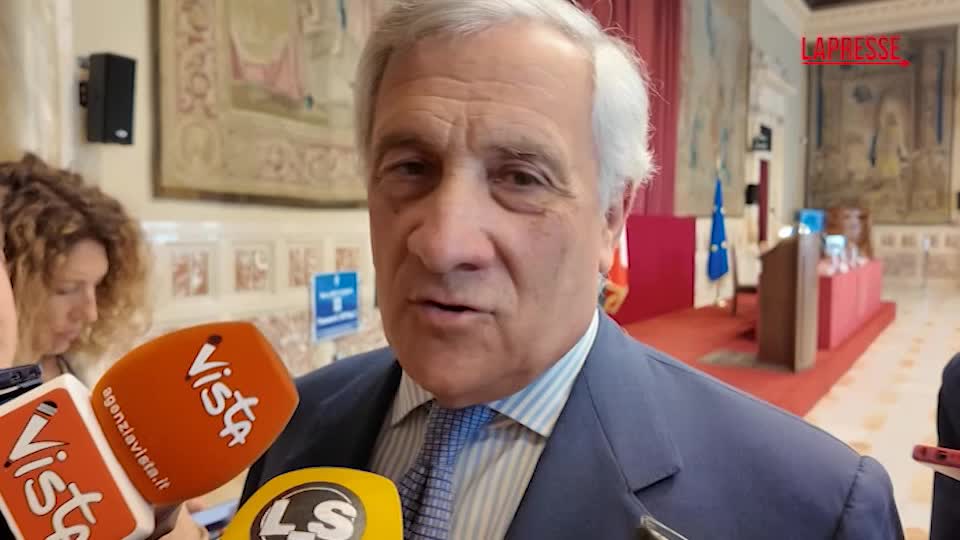Tajani: “Rilanciare flat tax al 23% proposta da Berlusconi” Tajani: “Rilanciare flat tax al 23% proposta da Berlusconi”