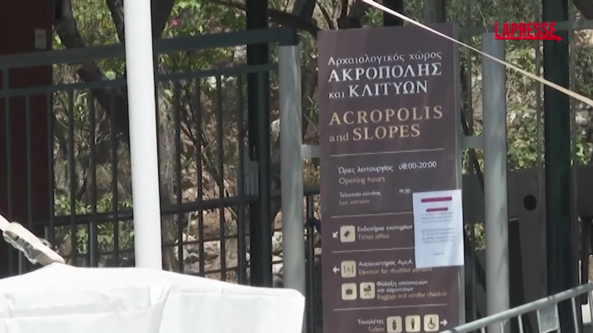 grecia acropoli chiusa per diverse ore a causa delle alte temperature