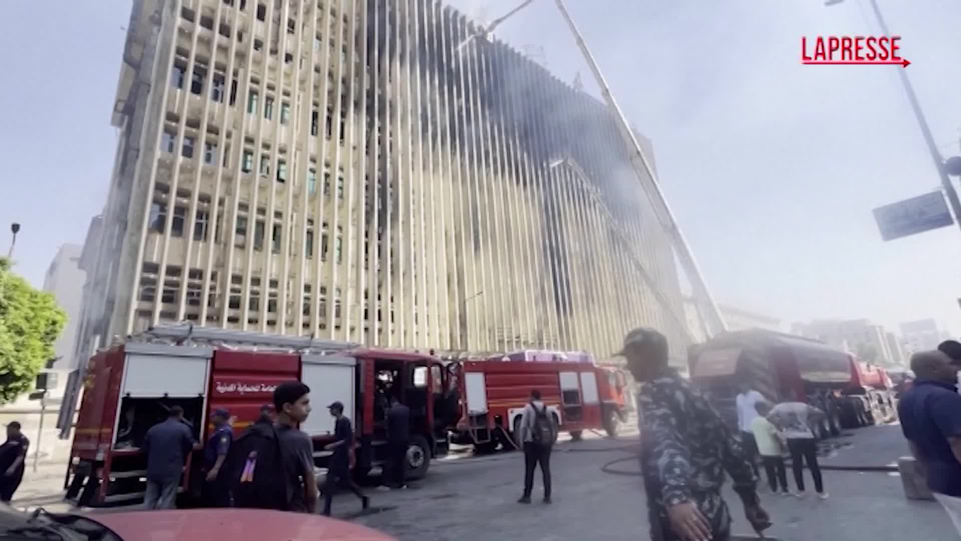 Egitto: 4 morti e oltre 20 per incendio in sede Telecom Egypt al Cairo Egitto: 4 morti e oltre 20 per incendio in sede Telecom Egypt al Cairo