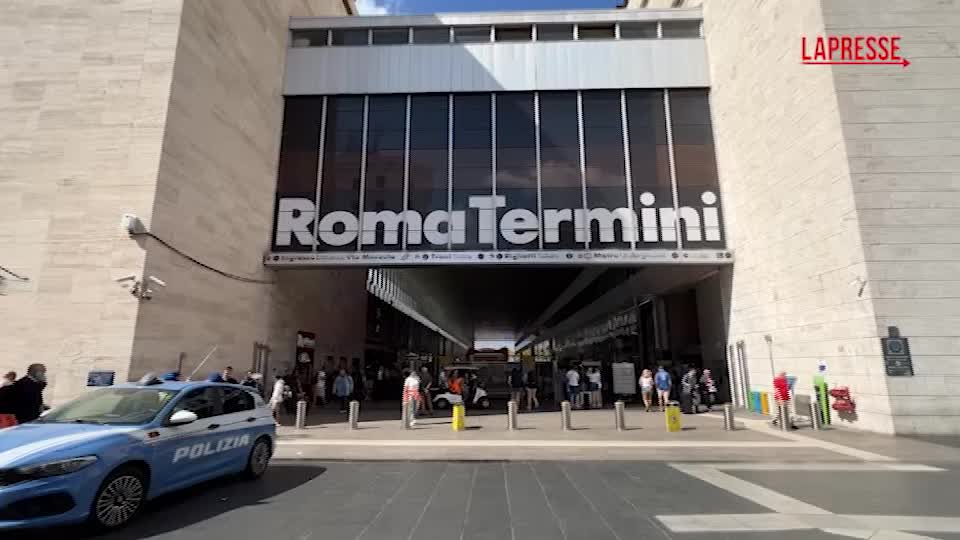 Sciopero treni, caos alla stazione Termini di Roma Sciopero treni, caos alla stazione Termini di Roma