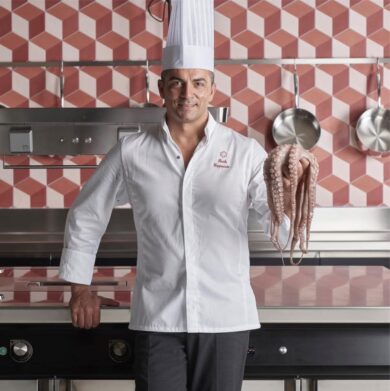 Bufera sullo chef Paolo Cappuccio: su facebook cerca personale ma no a omosessuali e ‘comunisti’