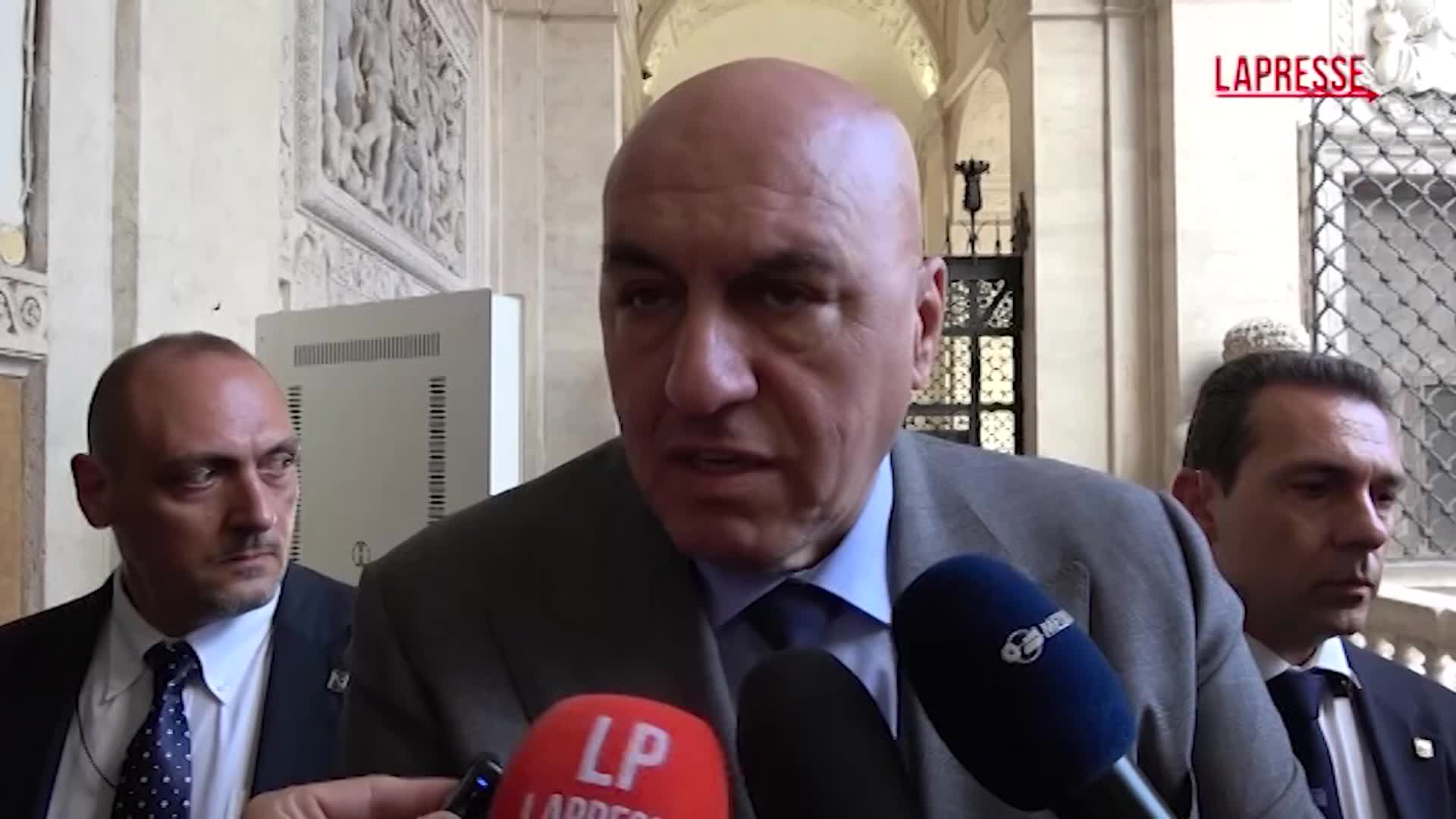Armi, Crosetto: "Ripresenteremo emendamento su altri provvedimenti più legati al tema Difesa" Armi, Crosetto: "Ripresenteremo emendamento su altri provvedimenti più legati al tema Difesa"