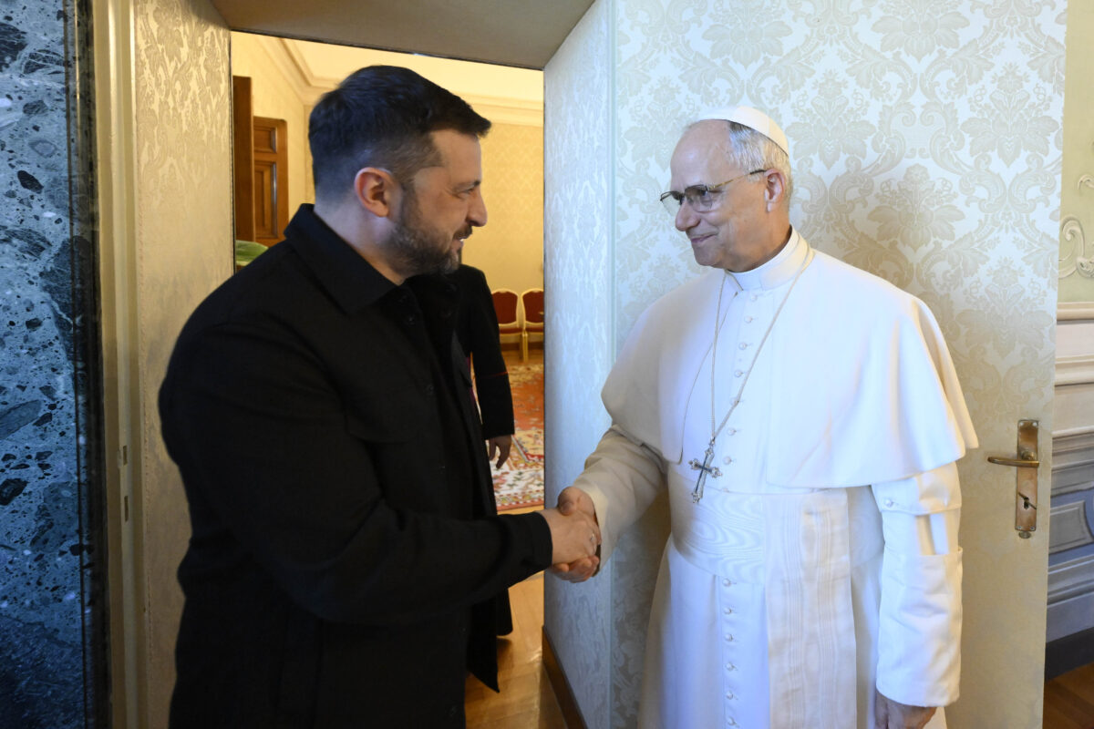 Galleria foto 'Zelensky a Roma dal Papa e da Mattarella, la visita in 10 foto' - foto 3