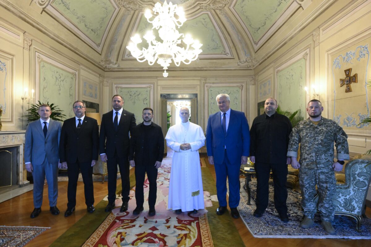 Galleria foto 'Zelensky a Roma dal Papa e da Mattarella, la visita in 10 foto' - foto 4