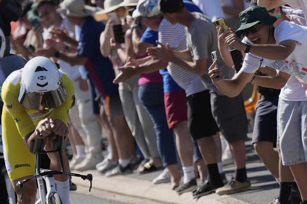 Galleria foto 'Tour de France 2025, Evenepoel vince la crono. La quinta tappa in 5 foto' - foto 3