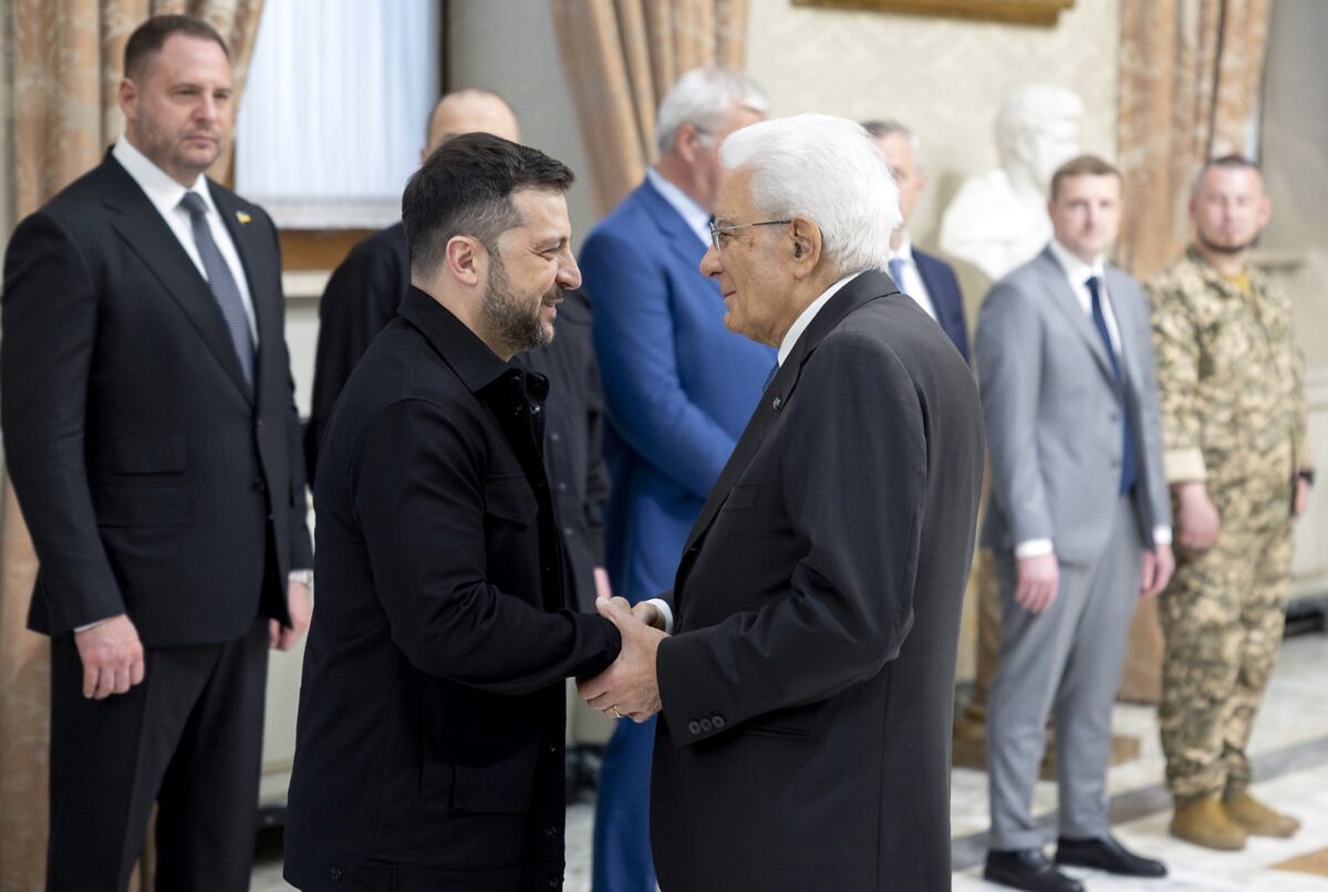 Galleria foto 'Zelensky a Roma dal Papa e da Mattarella, la visita in 10 foto' - foto 9