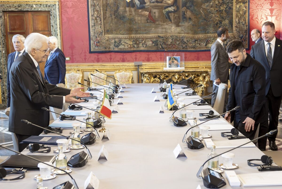 Galleria foto 'Zelensky a Roma dal Papa e da Mattarella, la visita in 10 foto' - foto 7