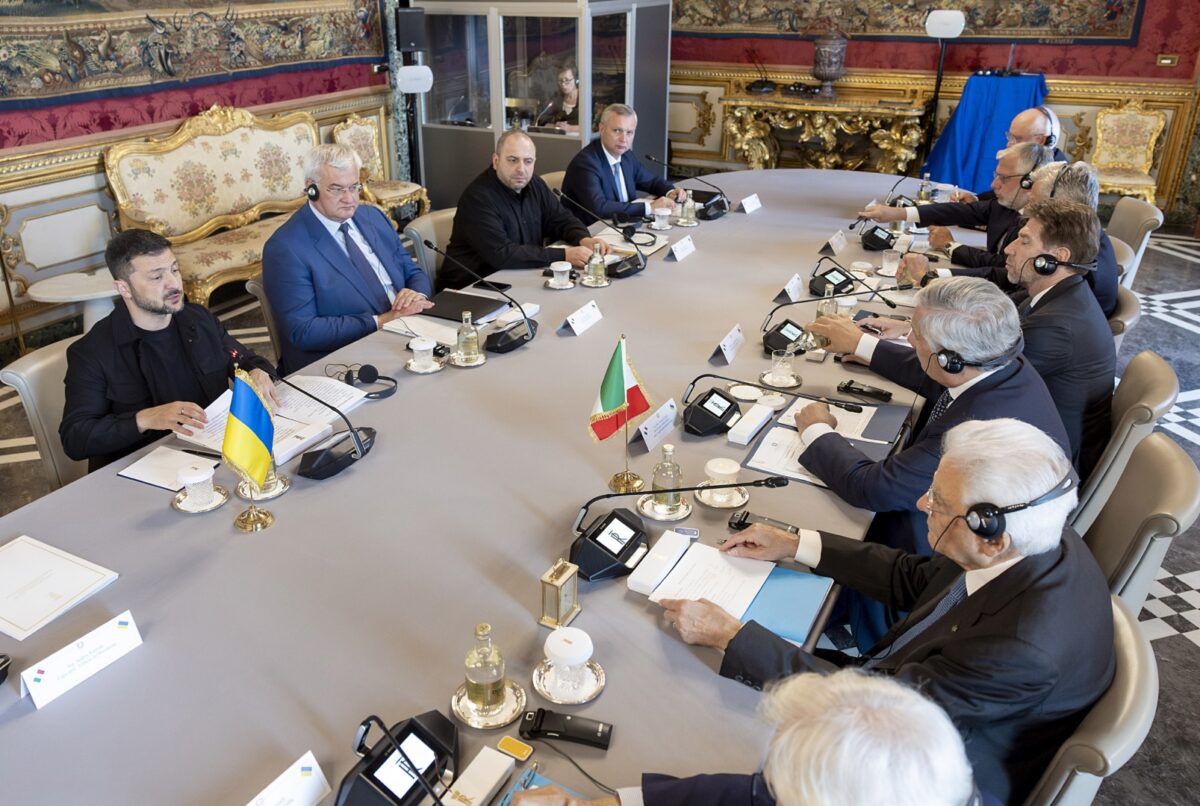 Galleria foto 'Zelensky a Roma dal Papa e da Mattarella, la visita in 10 foto' - foto 8