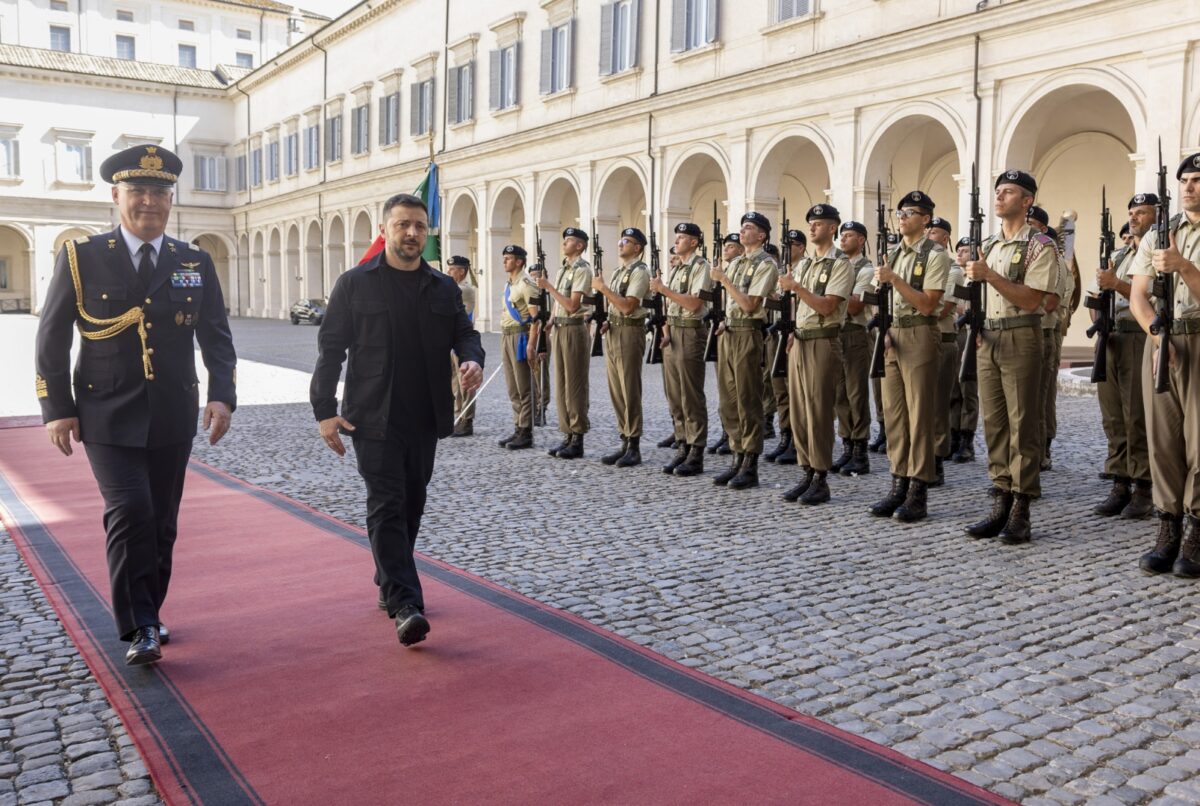 Galleria foto 'Zelensky a Roma dal Papa e da Mattarella, la visita in 10 foto' - foto 6