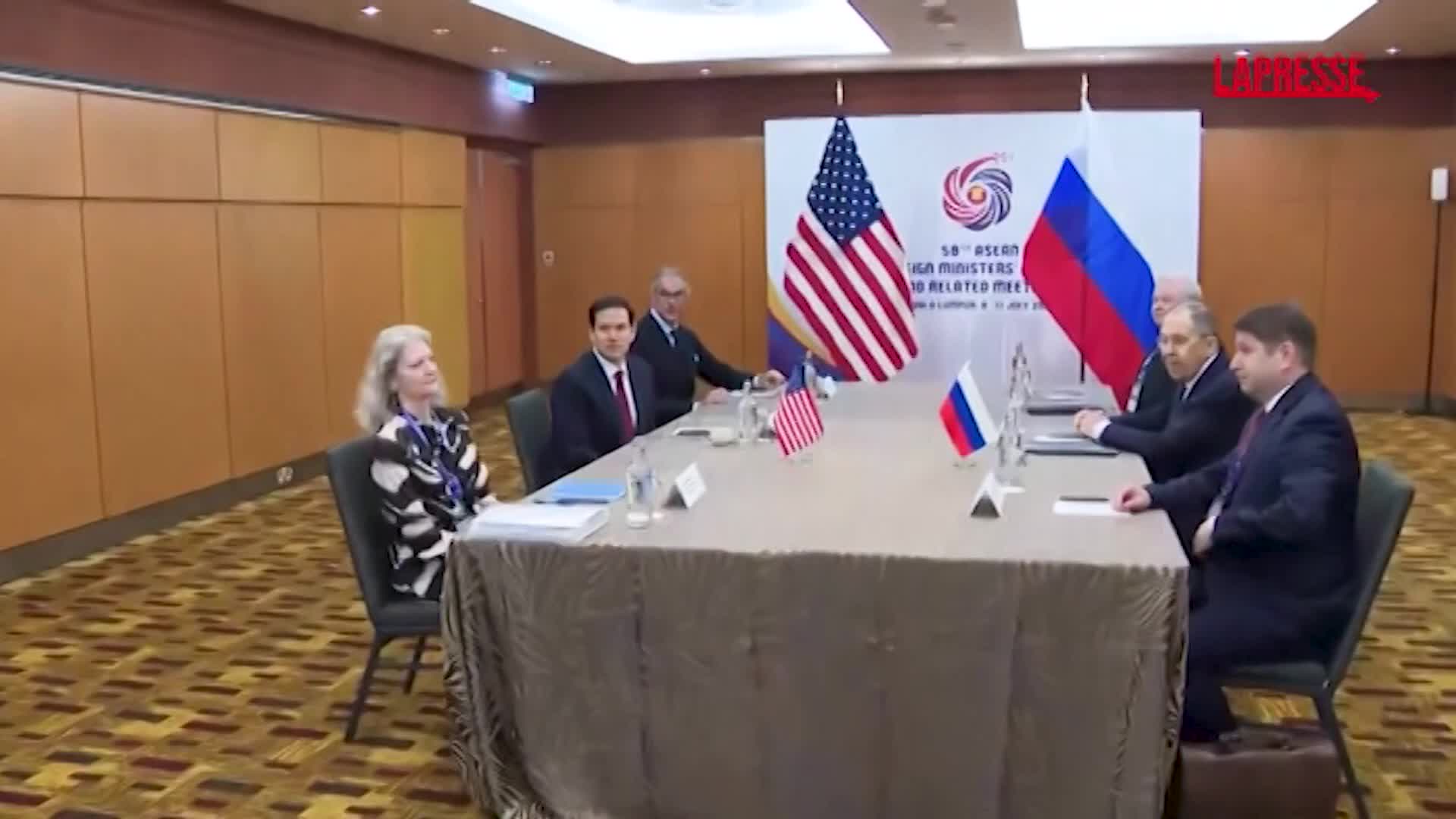 Ucraina, incontro tra Rubio e Lavrov a Kuala Lumpur Ucraina, incontro tra Rubio e Lavrov a Kuala Lumpur