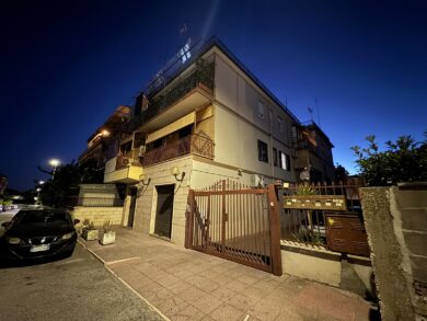 Roma, giallo su morte Adriano Gneo: cade da terrazza durante lite e muore, si indaga per omicidio