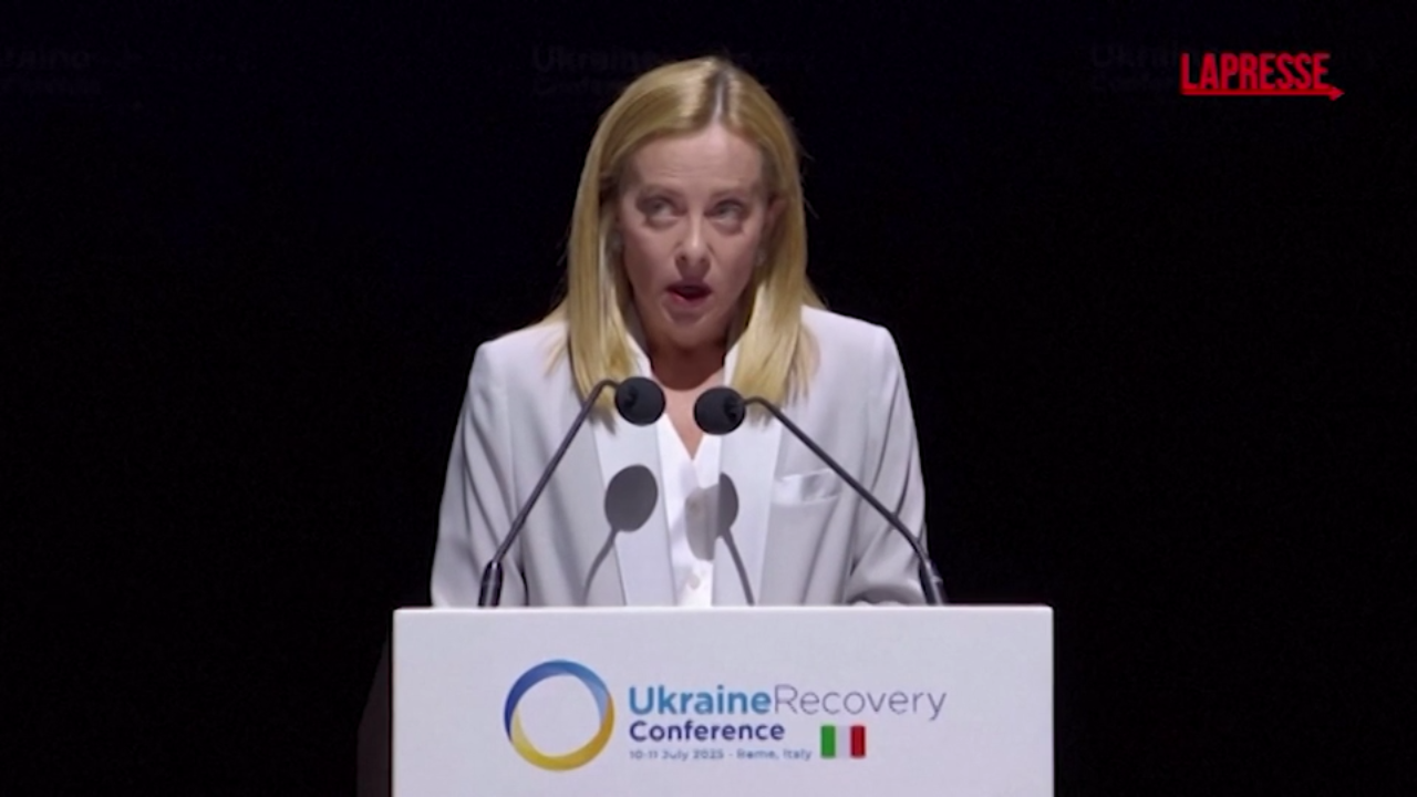 Ucraina, Meloni a imprenditori: "Non abbiate paura di investire" Ucraina, Meloni a imprenditori: "Non abbiate paura di investire"