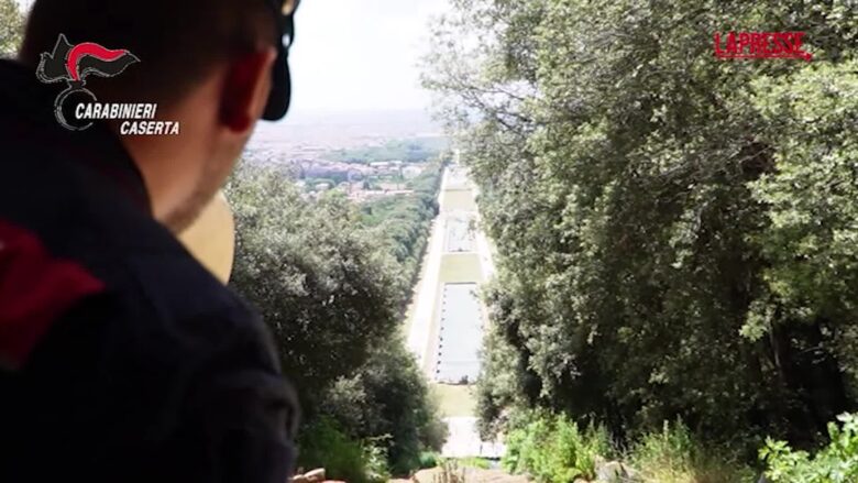 Caserta, ruba acqua a fontane Reggia con allaccio abusivo: le immagini
