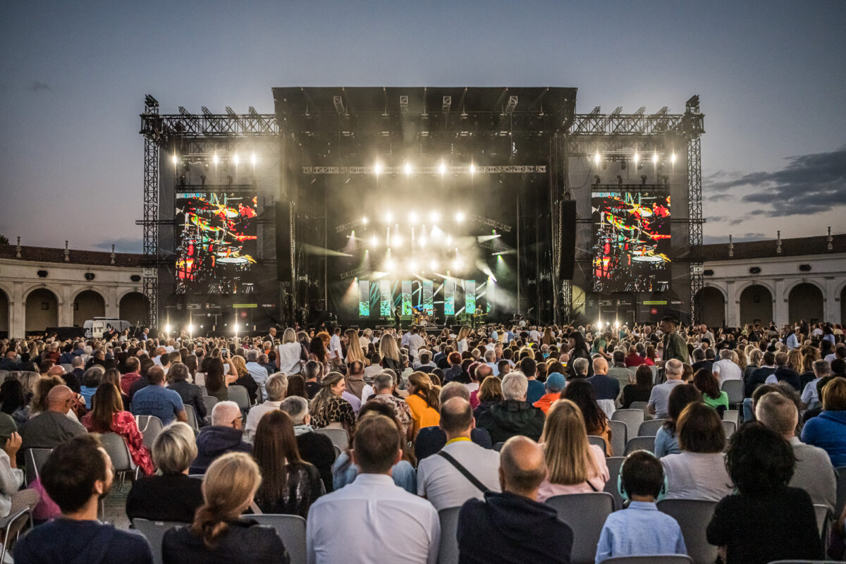 Galleria foto 'Sting a Udine a Villa Manin, in 10mila allo show' - foto 4