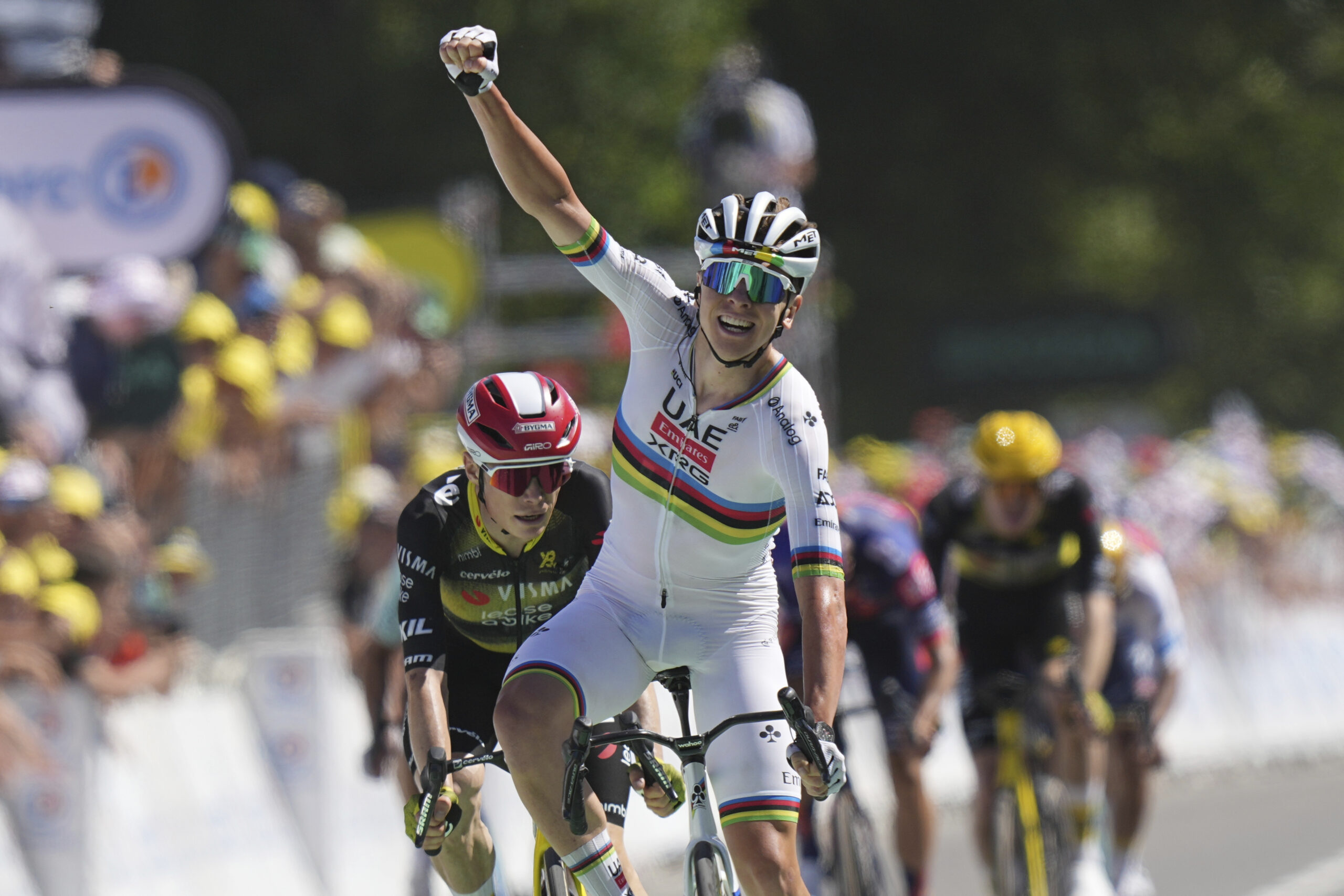 Tour de France 2025: Pogacar vince la settima tappa e torna in maglia gialla