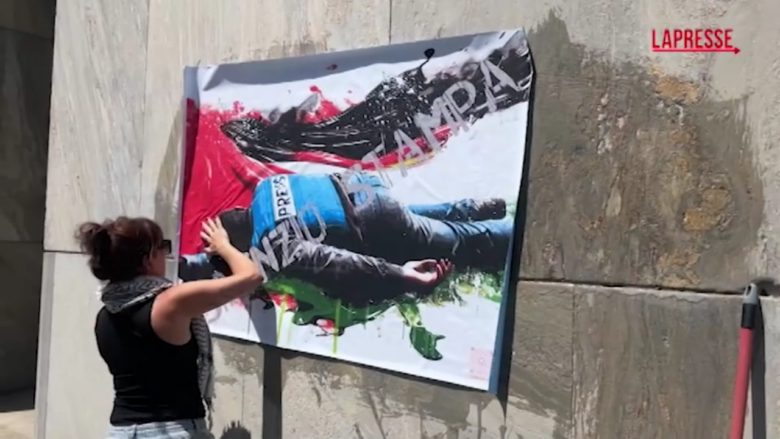 Milano, opera di Cristina Donati Meyer contro silenzio stampa e uccisione giornalisti a Gaza