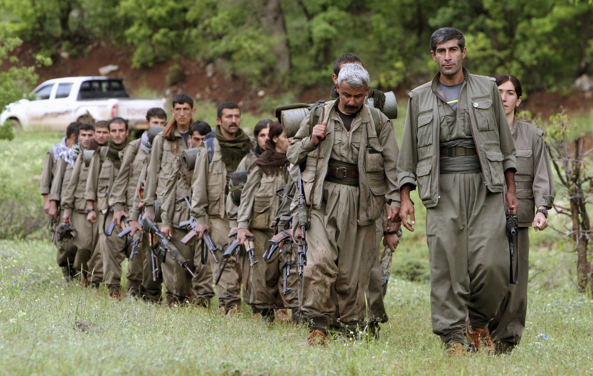Turchia, è iniziato il disarmo del Pkk. Erdogan: “Passo verso Paese libero dal terrorismo”