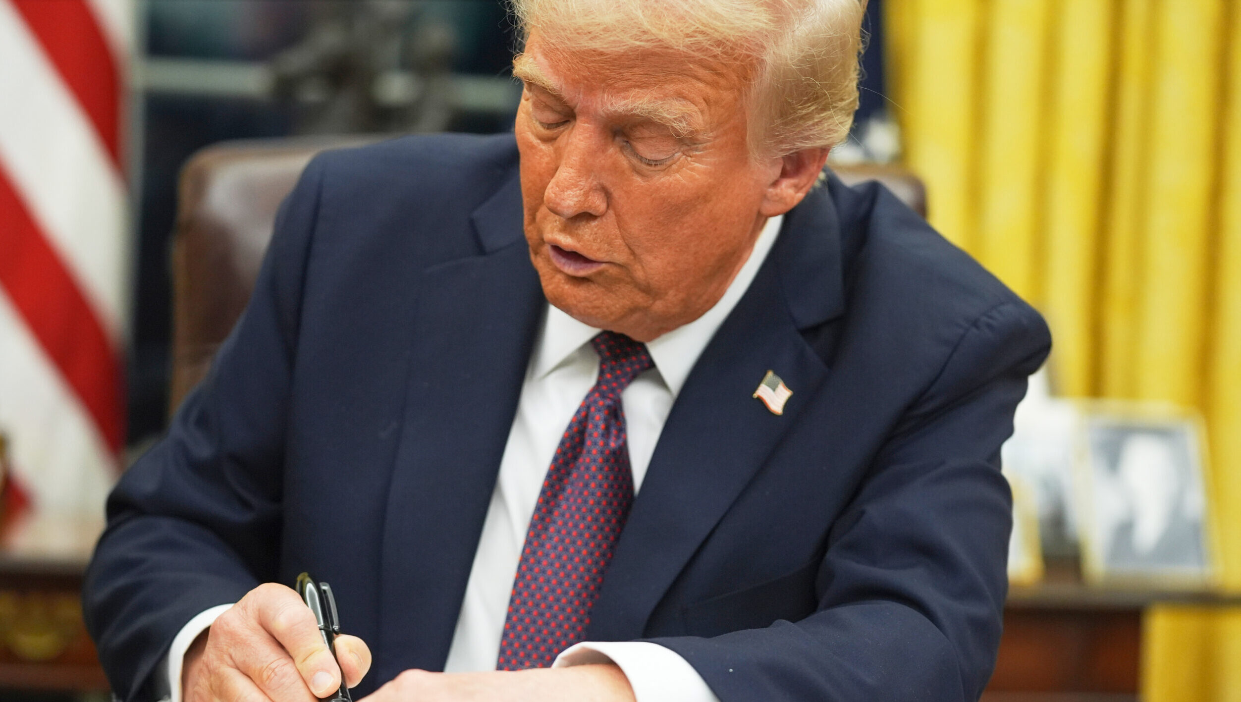 Dazi, Trump: “Per Canada tariffe al 35%, oggi lettera a Ue”. Bruxelles: “No segnali di accordo imminente”