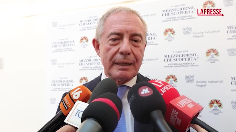 Dazi, Urso: "Scongiurata guerra commerciale con il negoziato" Dazi, Urso: "Scongiurata guerra commerciale con il negoziato"