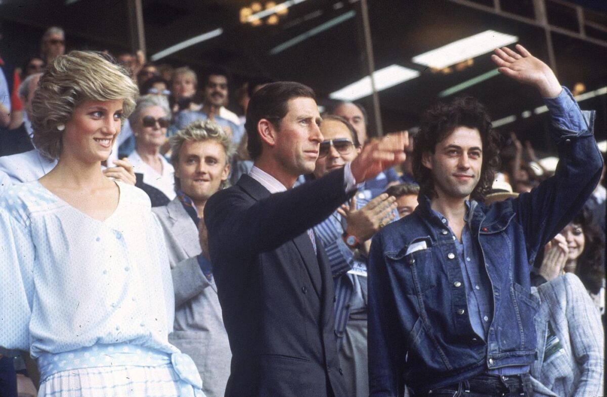 Galleria foto '‘Live Aid’ compie 40 anni: le 5 foto simbolo del concerto benefico che cambiò il mondo' - foto 3