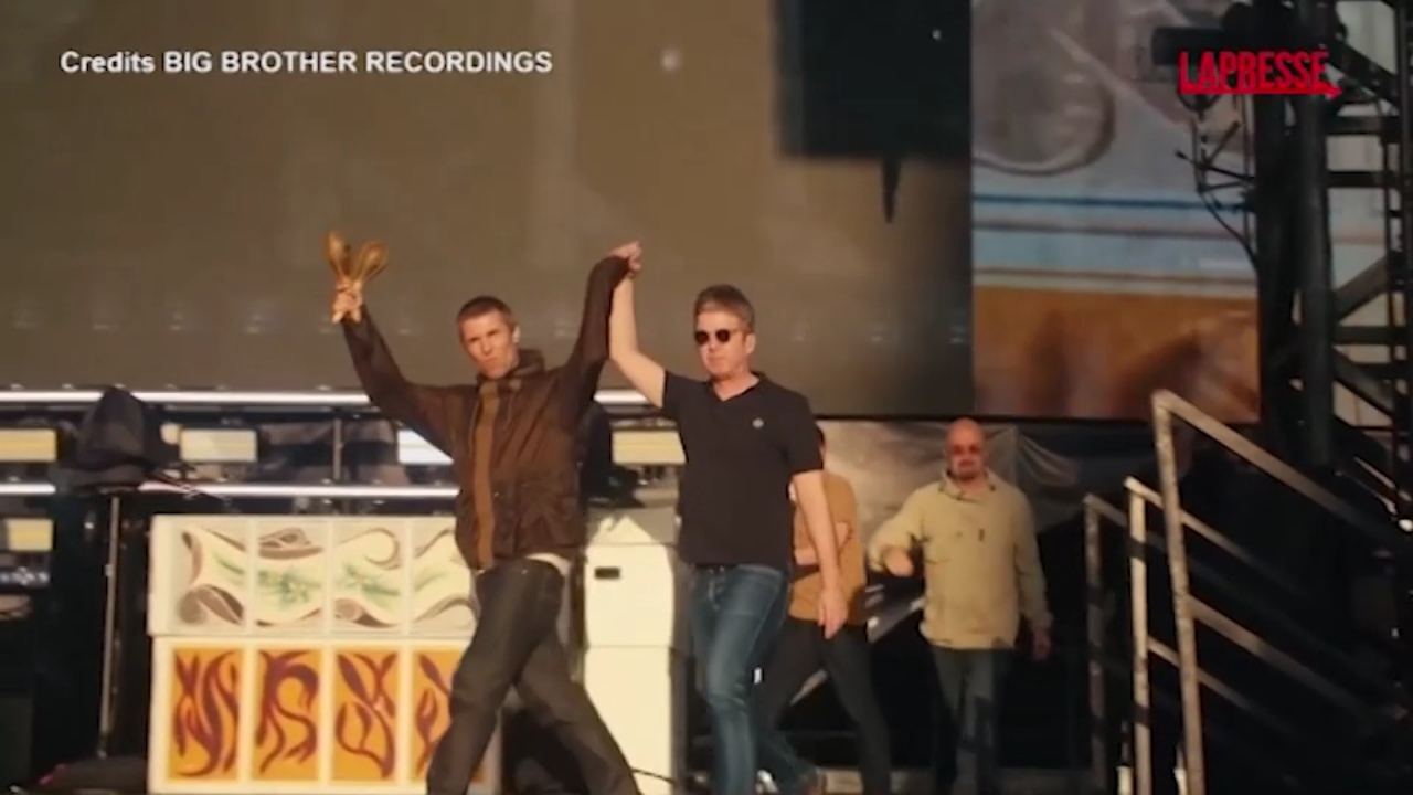 Oasis Live ’25, l’ingresso di Noel e Liam Gallagher sul palco di Manchester: il video Oasis Live ’25, l’ingresso di Noel e Liam Gallagher sul palco di Manchester: il video