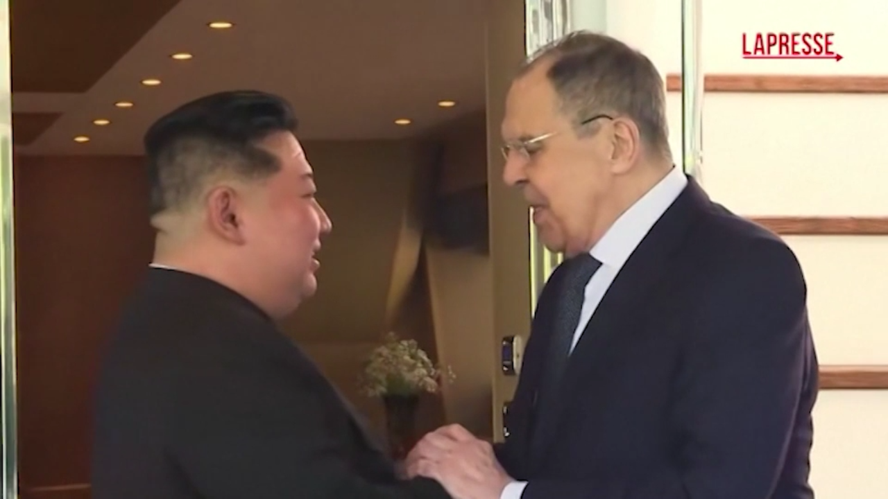 Nord Corea Russia, incontro Lavrov Kim Jong Un Nord Corea Russia, incontro Lavrov Kim Jong Un
