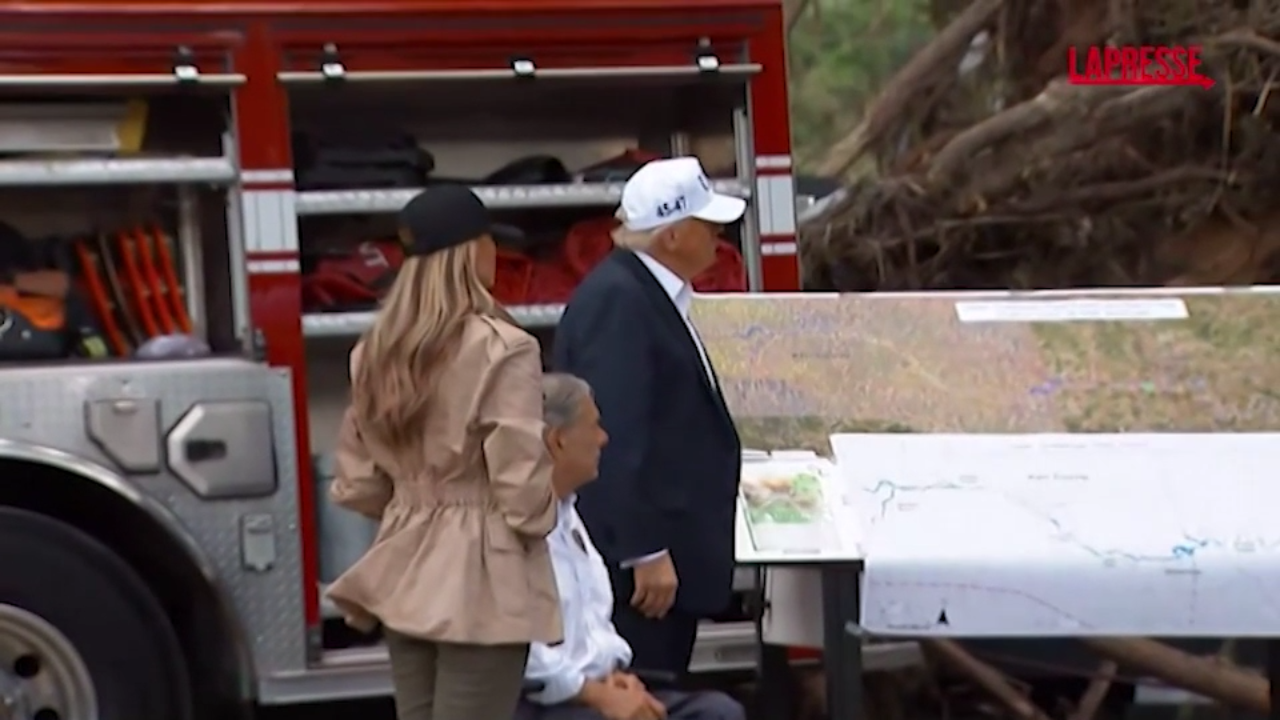 Usa, Trump visita il Texas dopo le devastanti alluvioni Usa, Trump visita il Texas dopo le devastanti alluvioni