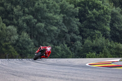 MotoGp, Gp Germania: Marc Marquez in pole position, Bagnaia undicesimo