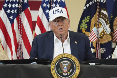 Dazi, Trump all’Ue: tariffe al 30% dall’1 agosto. Von der Leyen: “Pronti a contromisure”