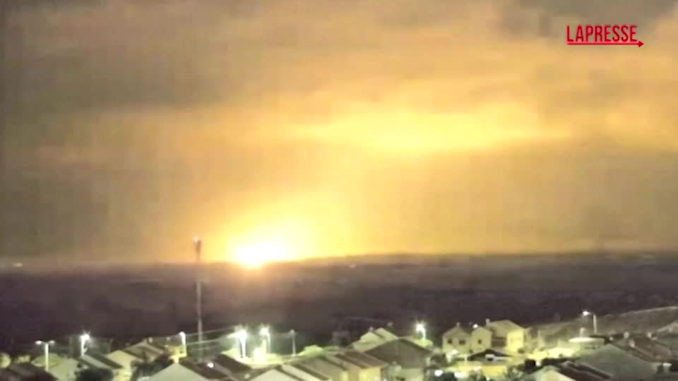 gaza nuove esplosioni nella notte nella striscia