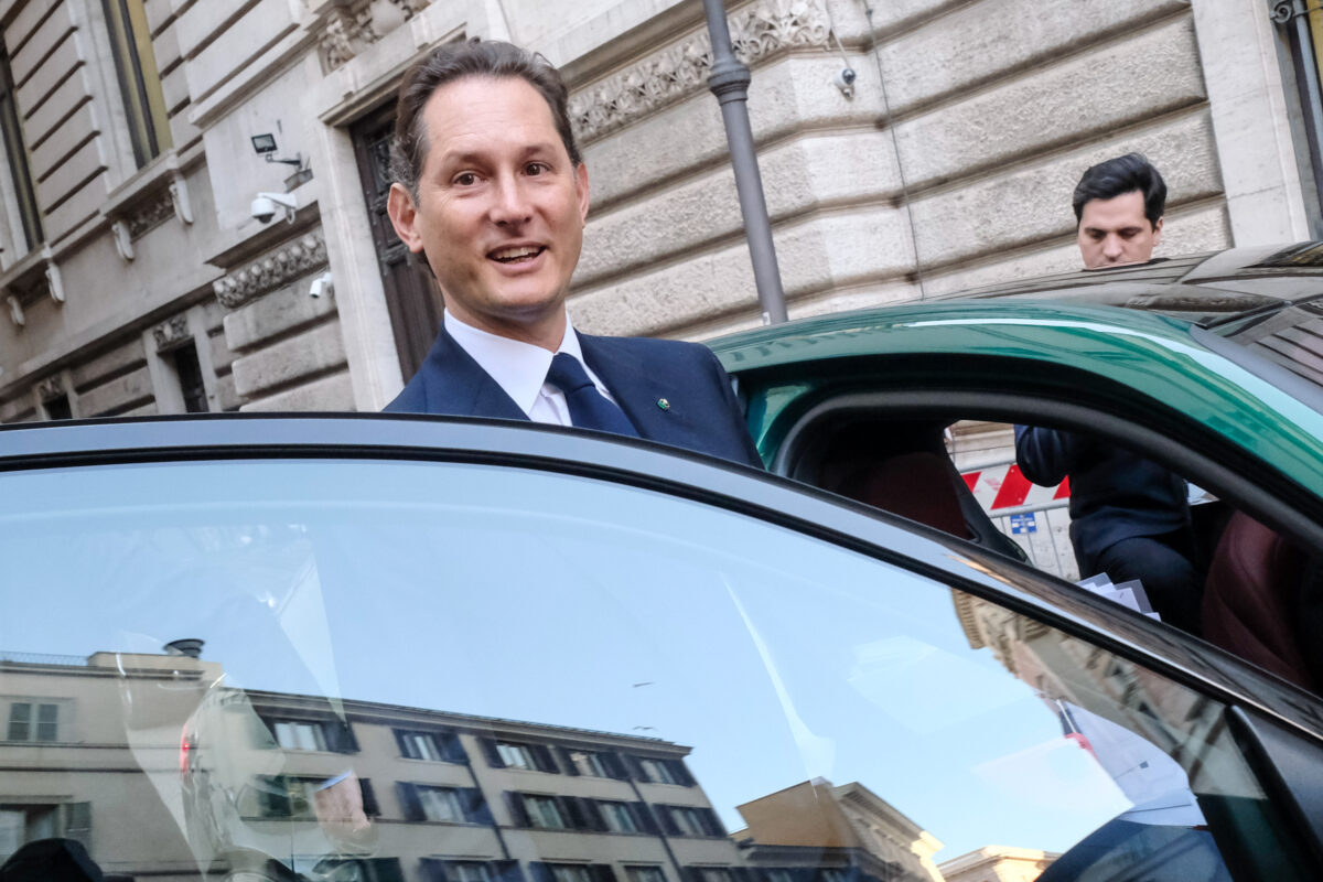 Eredità Agnelli, Elkann: “Definito accordo con l’Agenzia delle Entrate” Eredità Agnelli, Elkann: “Definito accordo con l’Agenzia delle Entrate”
