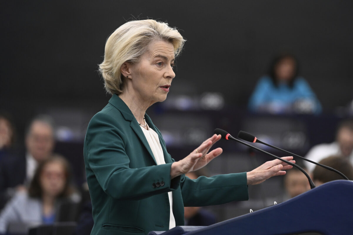 Dazi, von der Leyen: “Pronta seconda lista contromisure ma ora negoziare” Dazi, von der Leyen: “Pronta seconda lista contromisure ma ora negoziare”