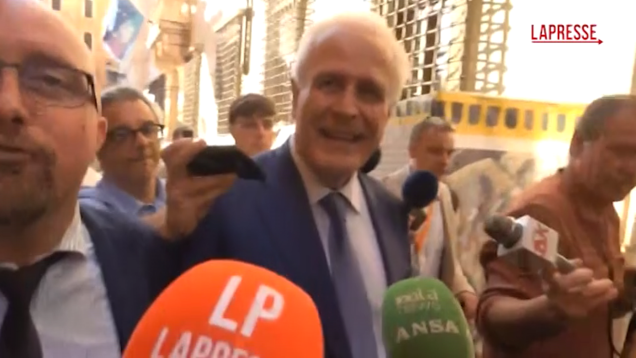 Toscana, Giani lascia il Nazareno "scortato" da Taruffi: "Mi affido a partito e a Schlein" Toscana, Giani lascia il Nazareno "scortato" da Taruffi: "Mi affido a partito e a Schlein"