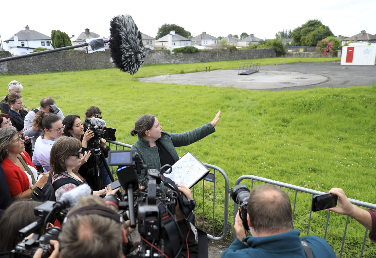 irlanda 800 neonati sepolti da suore in fosse comuni al via gli scavi per trovare i resti