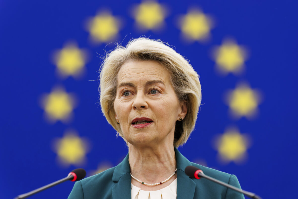 Dazi, von der Leyen per ora sospende le contromisure ma avverte: “Siamo pronti a reagire” Dazi, von der Leyen per ora sospende le contromisure ma avverte: “Siamo pronti a reagire”
