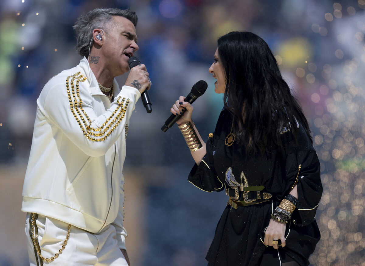 Galleria foto 'Mondiale club 2025, lo show di Laura Pausini e Robbie Williams in 7 foto' - foto 6