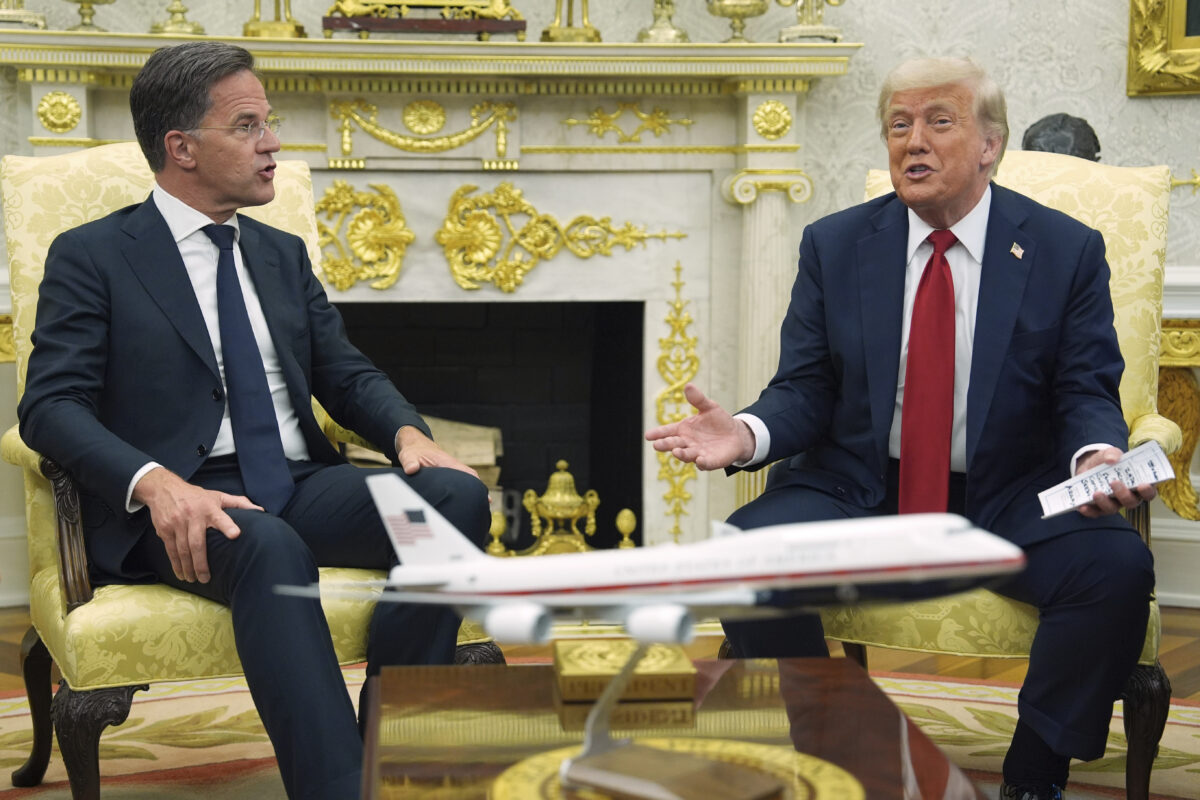 Ucraina, Trump: “Accordo in 50 giorni o sanzioni molto severe a Mosca” Ucraina, Trump: “Accordo in 50 giorni o sanzioni molto severe a Mosca”