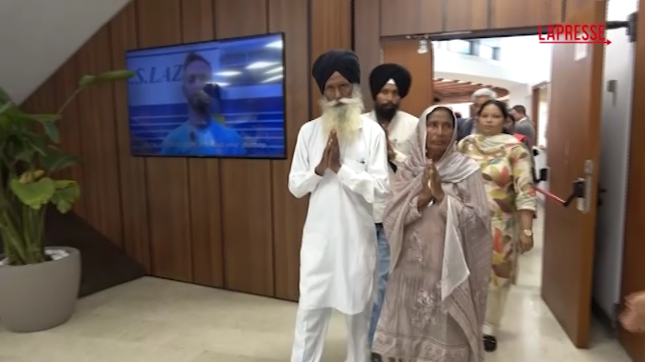 Satnam Singh, ad un anno dalla morte genitori in lacrime nell’incontro in Regione Satnam Singh, ad un anno dalla morte genitori in lacrime nell’incontro in Regione