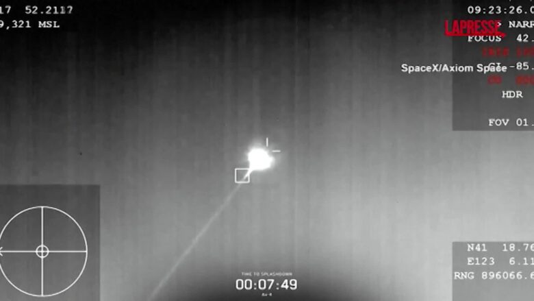 Astronauti tornano sulla Terra: l'ammaraggio nel Pacifico e l'uscita dalla capsula di Space X