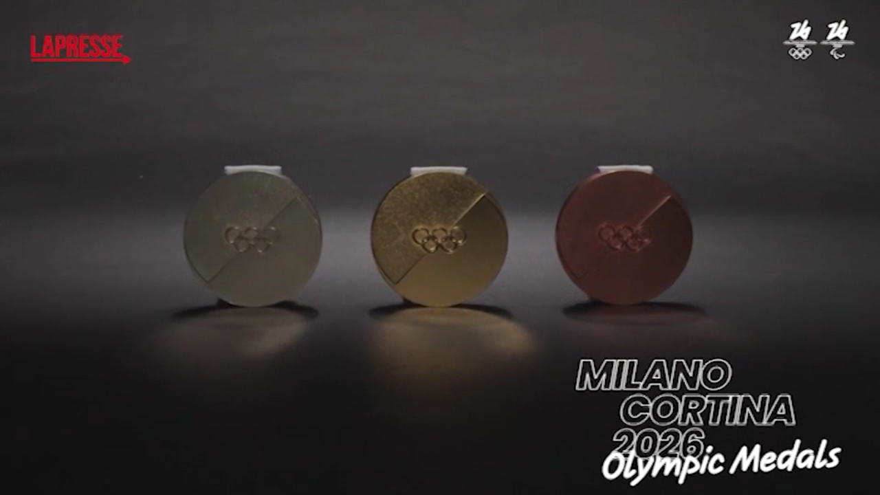 Milano Cortina, presentate a Venezia le medaglie dei Giochi Milano Cortina, presentate a Venezia le medaglie dei Giochi