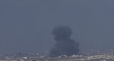 Gaza, raid Idf su campo profughi di Shati. Al Jazeera: 5 morti