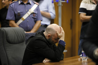 Roberto Saviano in aula per la sentenza del processo a Francesco Bidognetti