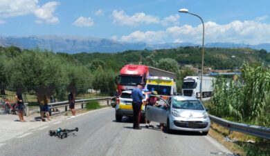 Frosinone, scontro auto-bici: muore 74enne