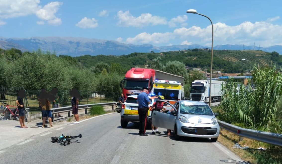 Frosinone, scontro auto bici: muore 74enne