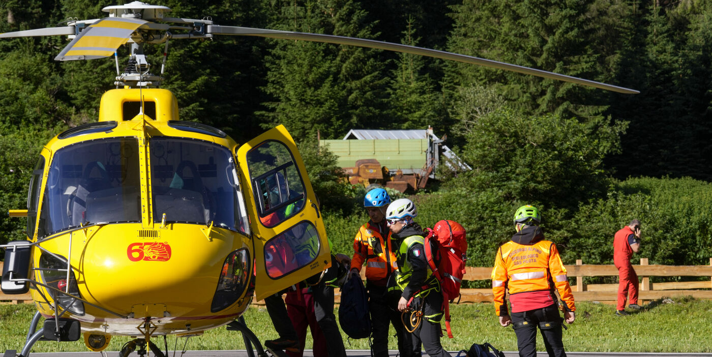 Sass Pordoi, base jumper si lancia da cima e muore Sass Pordoi, base jumper si lancia da cima e muore