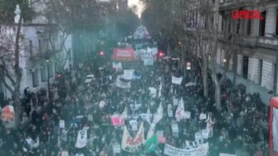 Argentina, proteste a Buenos Aires contro i tagli alla sanità