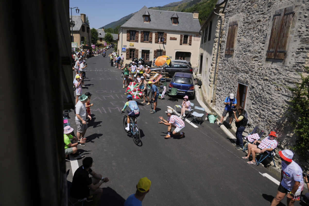 Galleria foto 'Tour de France 2025, Pogacar vince la 13a tappa: la gara in 5 foto' - foto 4