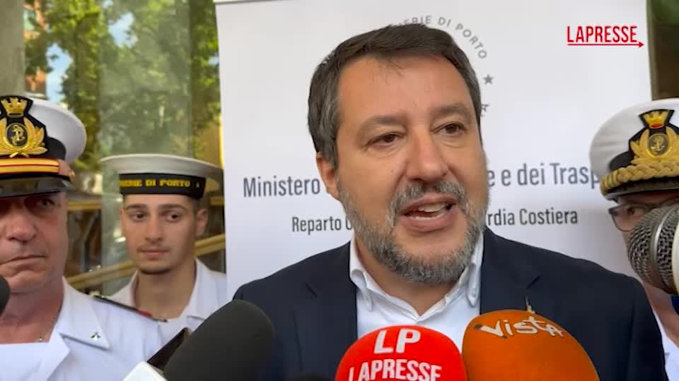 Milano, Salvini: "Entro autunno centrodestra trovi candidato sindaco" Milano, Salvini: "Entro autunno centrodestra trovi candidato sindaco"