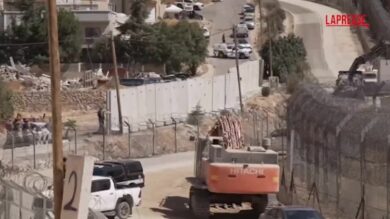 Siria, Israele continua a rafforzare la recinzione nei pressi delle alture del Golan